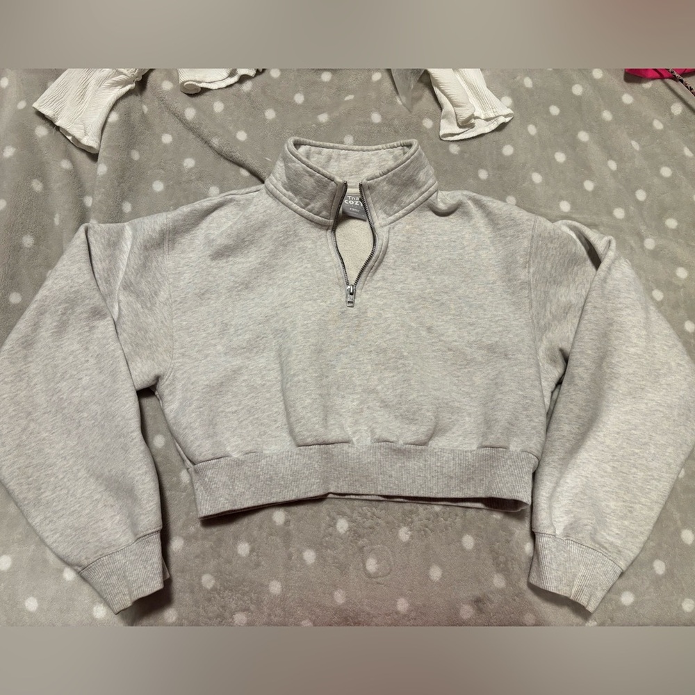 Aritzia TNA perfect cropped sweater